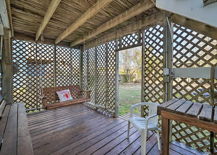 Holden Beach Vacation Rental: Short Path To Beach!